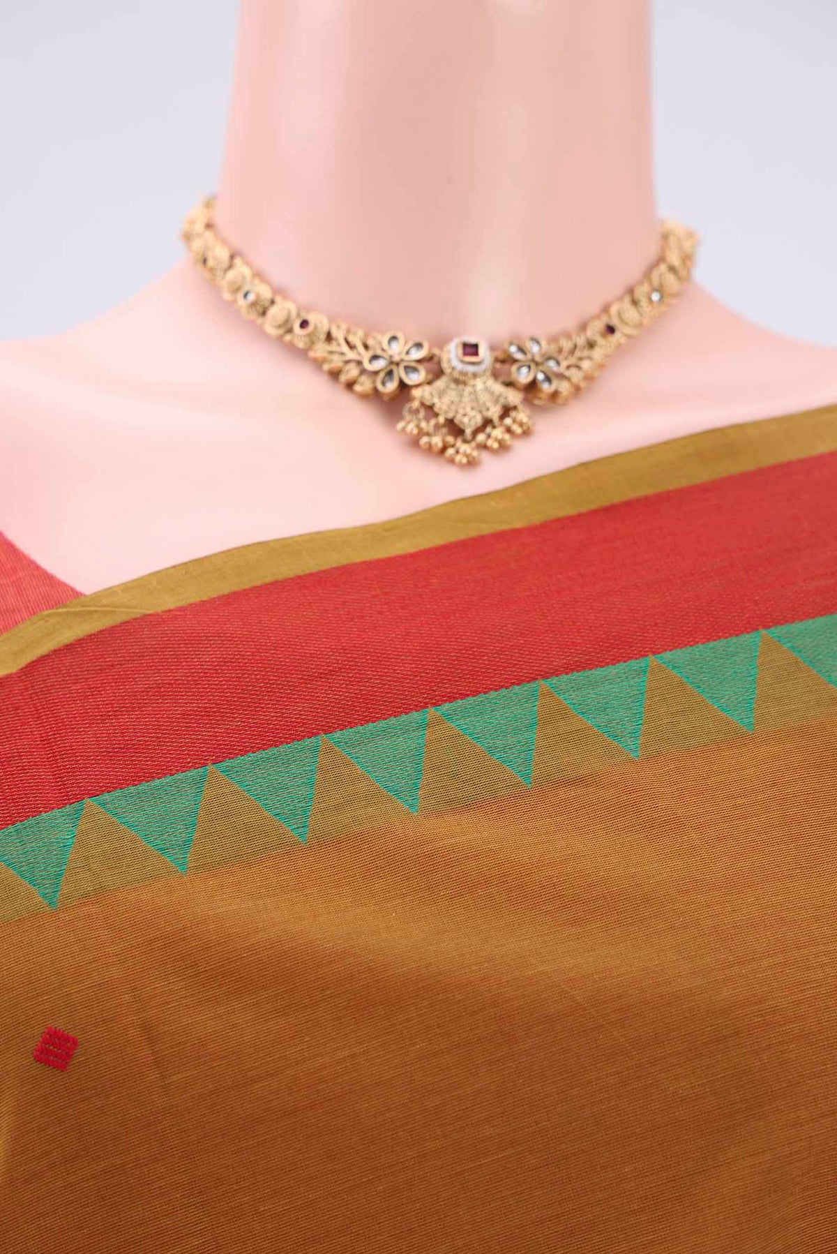 Border image of Mehandi Green Coimbatore Cotton Saree with Stripes on the body and Thread Border. 