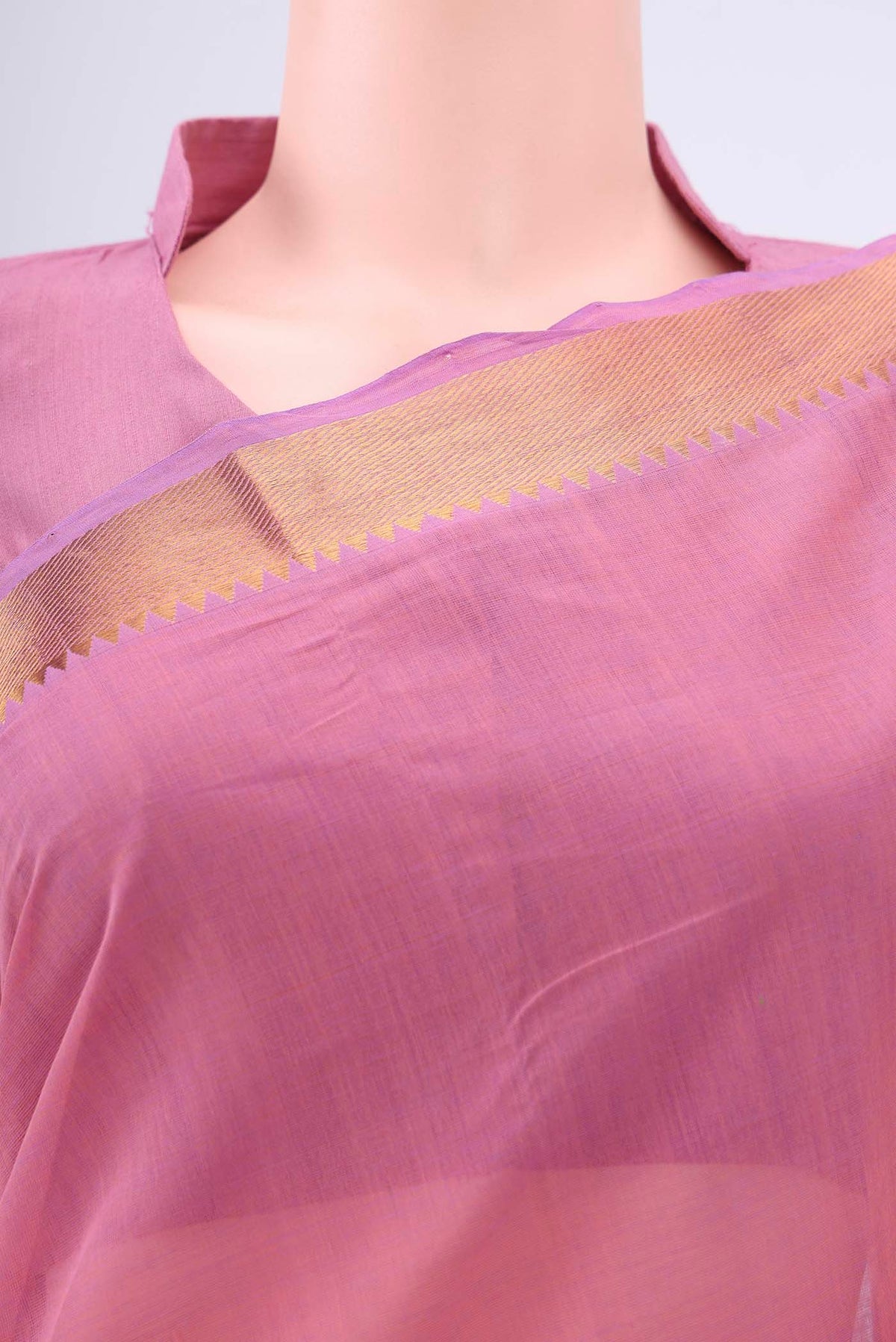 Border image of Pink Mangalagiri Cotton Saree with Plain Body and Zari Border. 