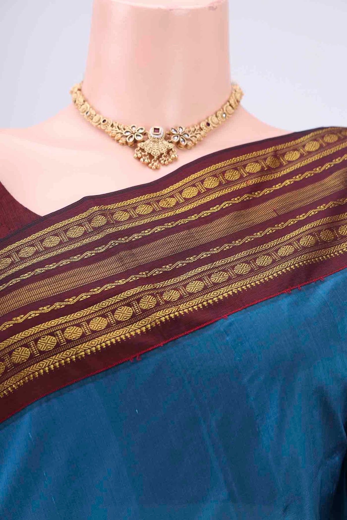 Border image of Dark Blue Blended Bangalore Silk Saree with Plain Body and Zari Border. 