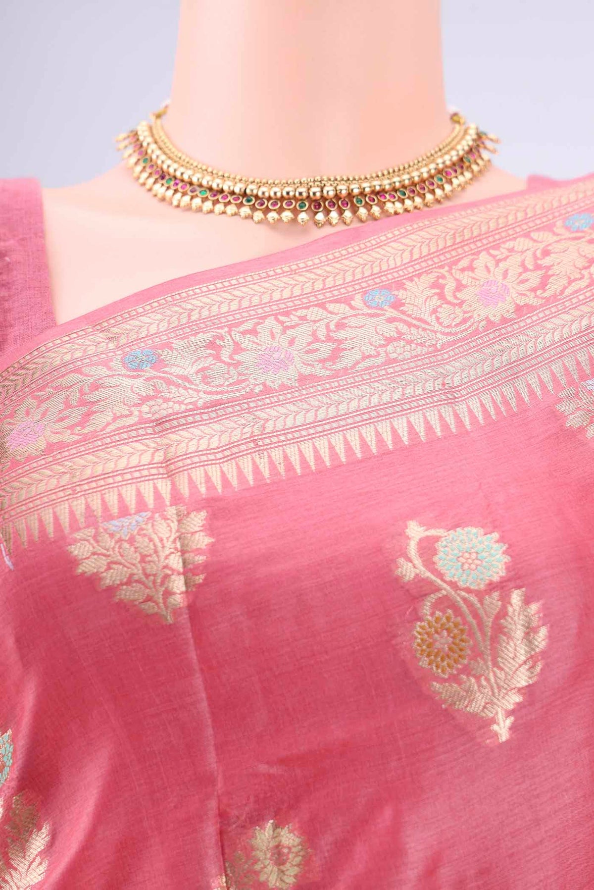 Border image of Pink Banarasi Tussar Silk Saree with Zari And Thread Butta on the body and Zari And Thread Border. 