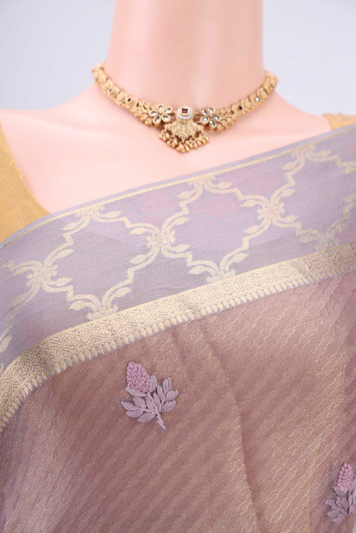 Border image of Mauve Mysore Georgette Saree with Embroidery on the body and Zari Border. 