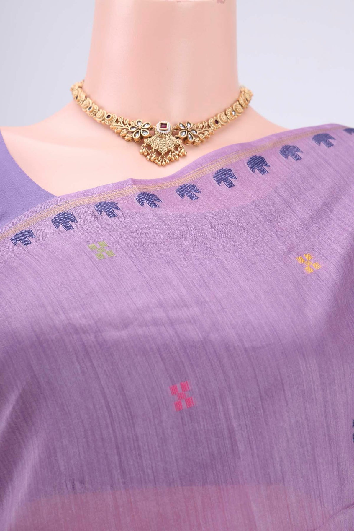 Border image of Mauve Tussar Silk Saree with Jamdani on the body and Zari Border. 