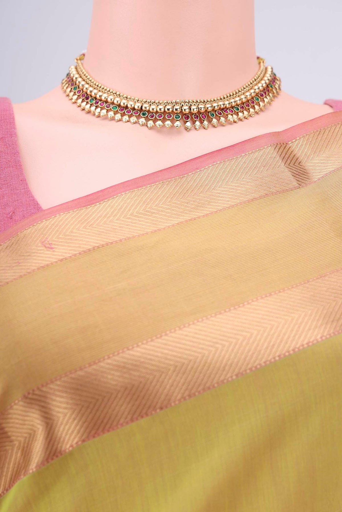 Border image of Parrot Green Maheshwari Silk Cotton Saree with Plain Body and Zari Border. 
