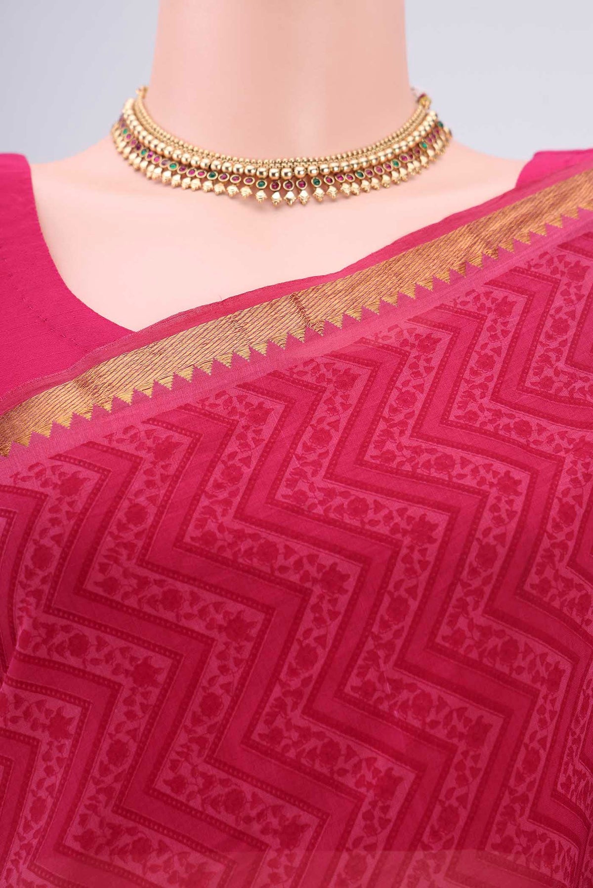 Border image of Dark Pink Mangalagiri Cotton Saree with Printed design on the body and Zari Border. 