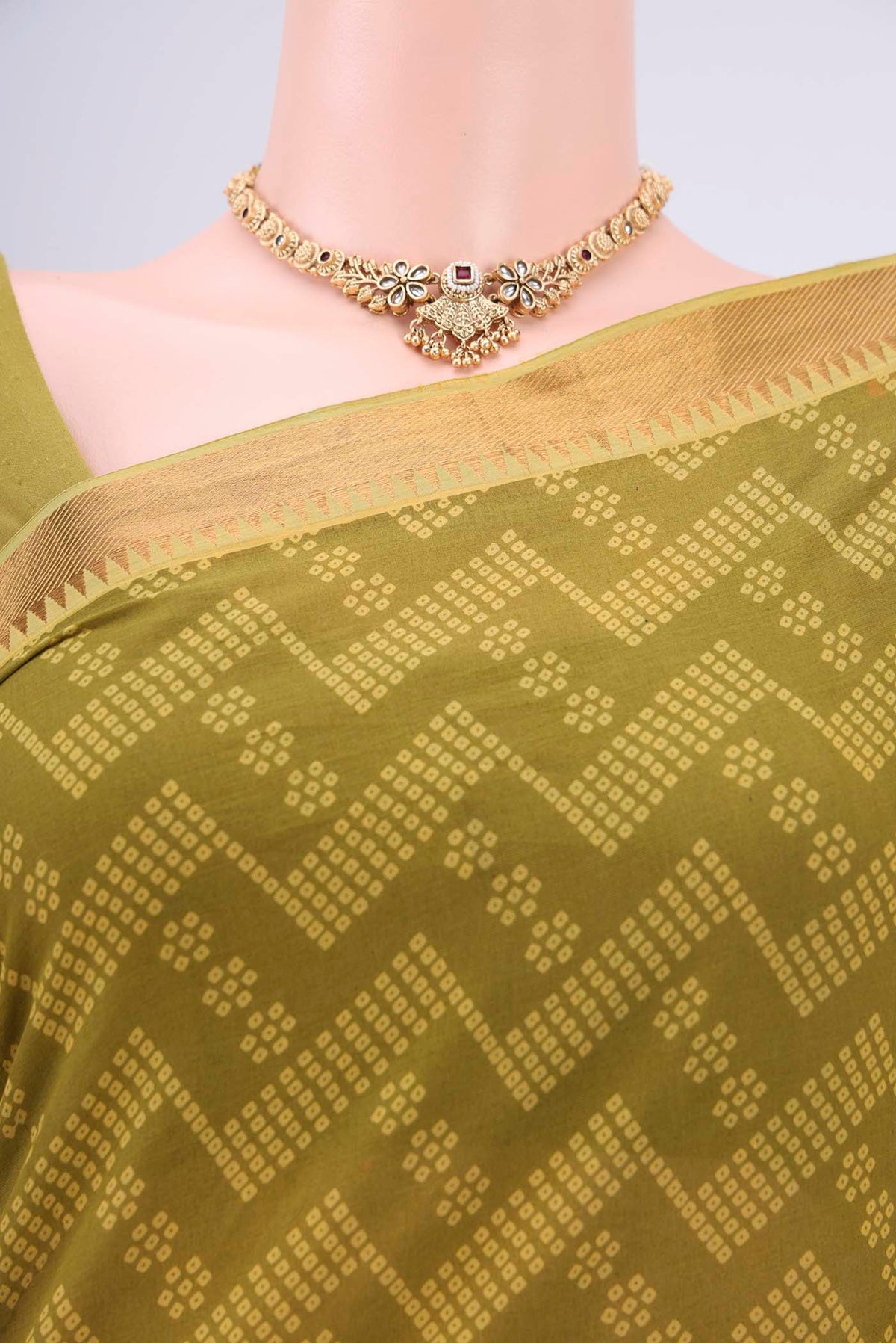 Border image of Mehandi Green Mangalagiri Cotton Saree with Printed design on the body and Zari Border. 
