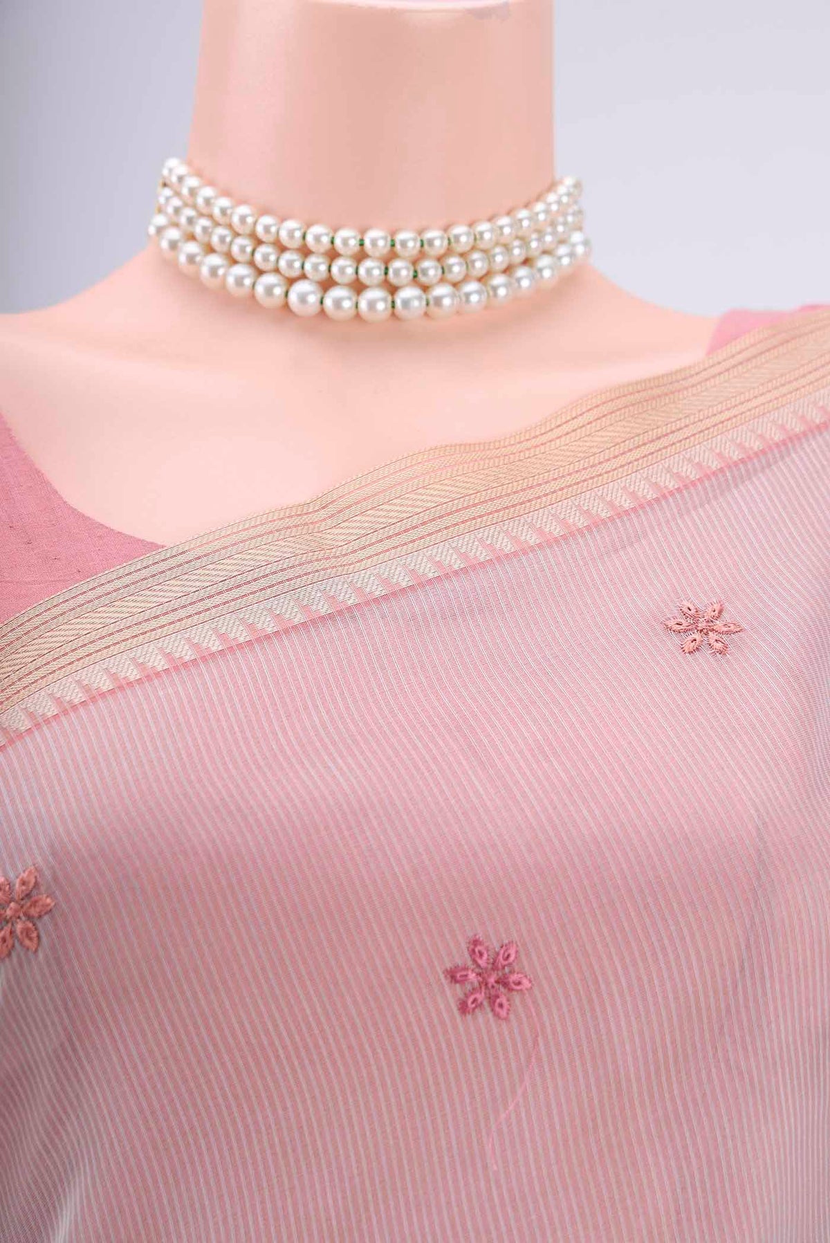 Border image of Grey Blended Kota Cotton Saree with Embroidery on the body and Zari Border. 
