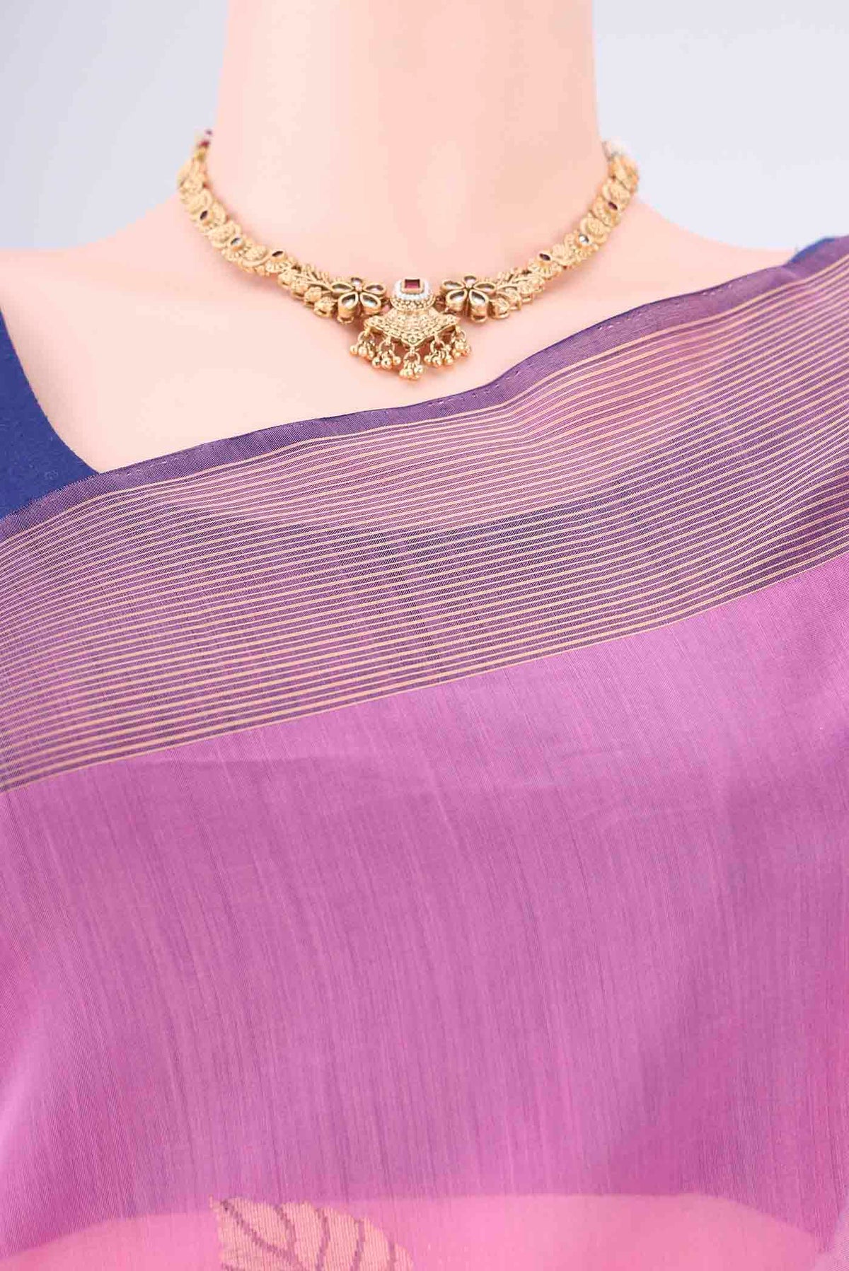 Border image of Pink Kora Cotton Saree with Zari Butta on the body and Plain Border. 