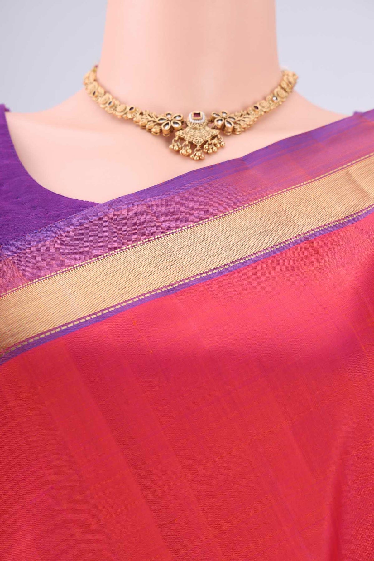 Border image of Rani Pink Nangavalli Silk [ Salem ] Saree with Plain Body and Zari Border. 
