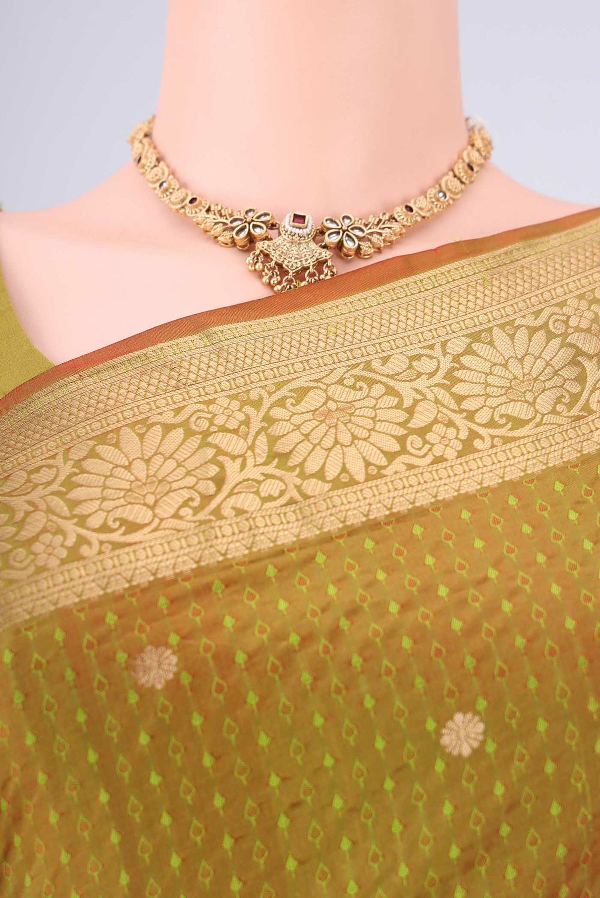 Border image of Light Green Dual Tone Blended Bangalore Silk Saree with Jacquard With Zari Butta on the body and Zari Border. 