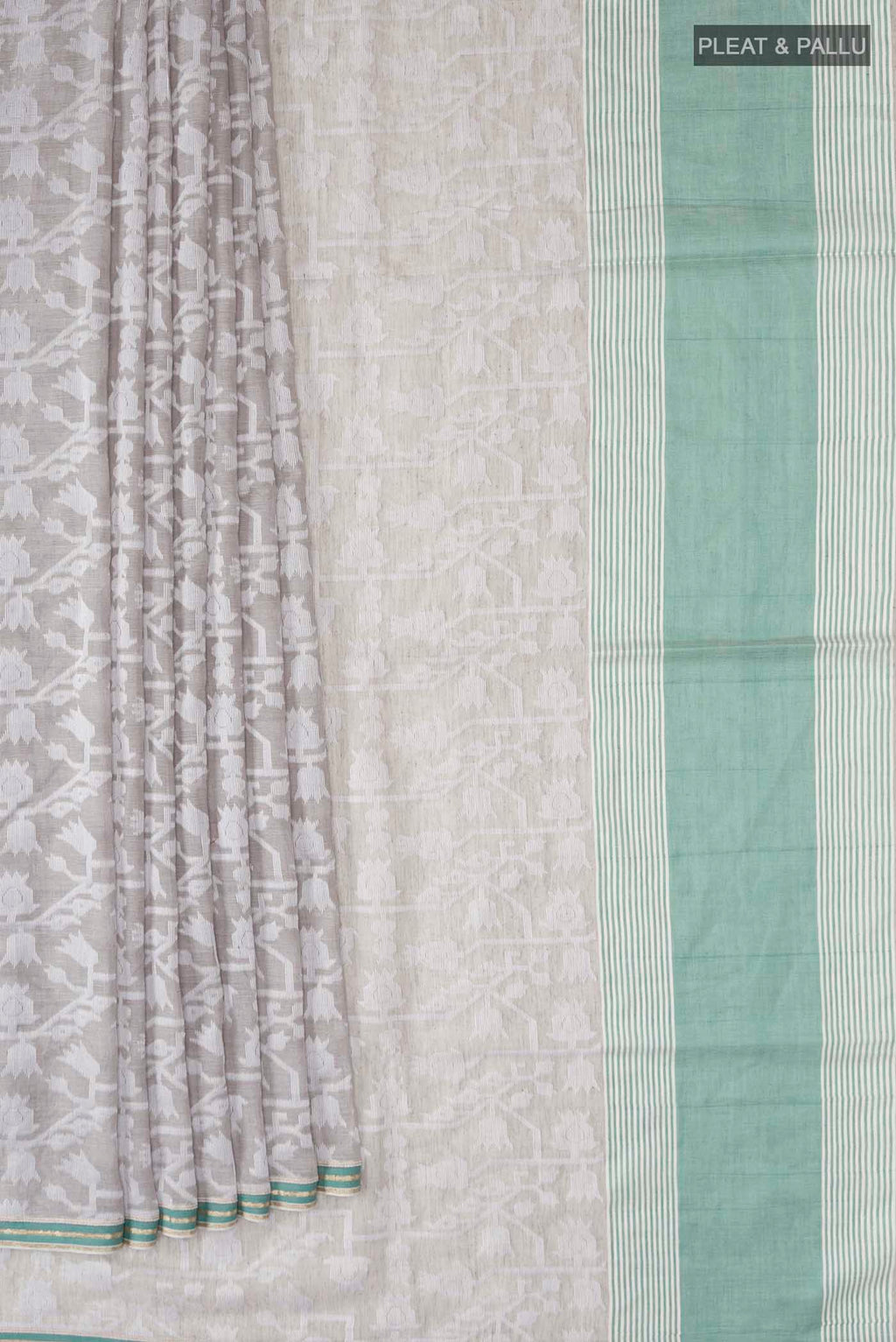 Pleats and pallu of Grey Bengal Cotton Saree with Jamdani on the body and Plain Border
