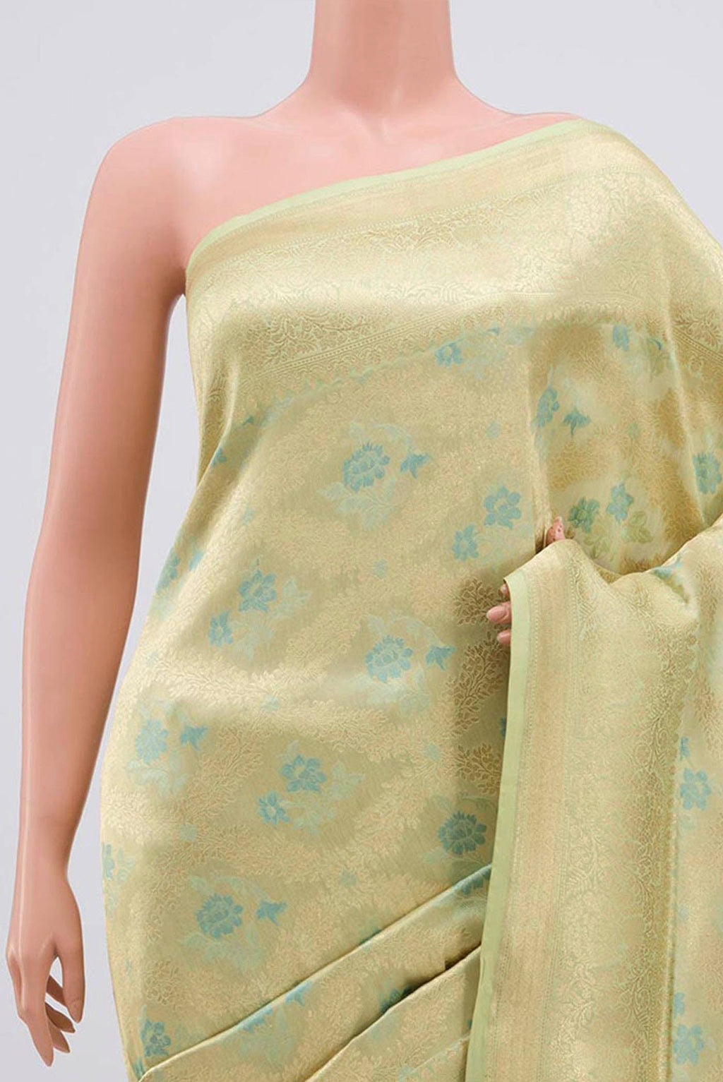 Border image of Beige Banarasi Silk Saree with Zari And Thread Butta on the body and Zari Border