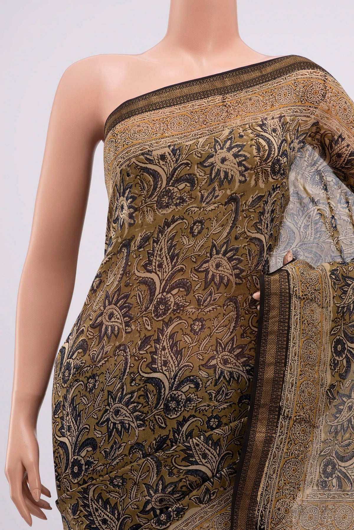 Border image of Mehandi Green Maheshwari Silk Cotton Saree with Printed design on the body and Zari Border. 