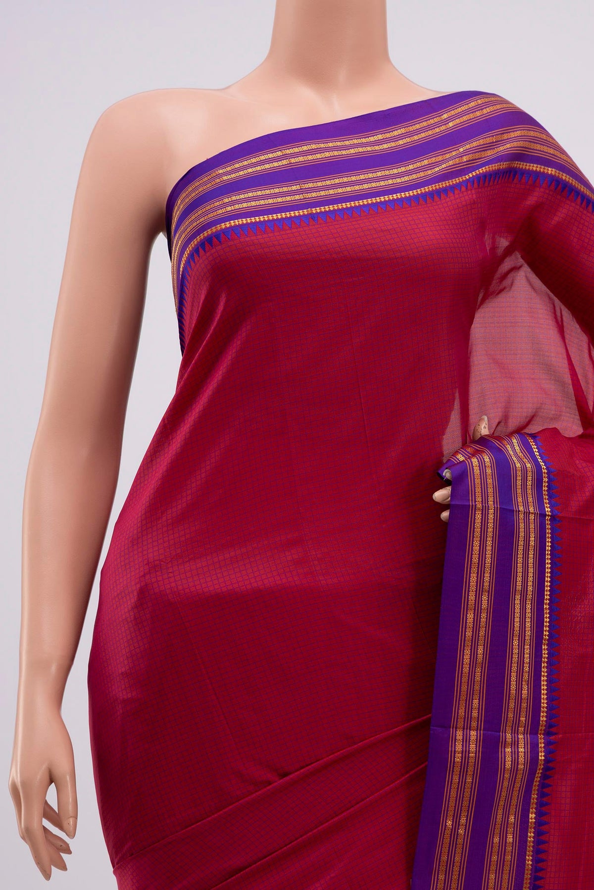 Border image of Pink Narayanpet Silk Saree with Checked design on the body and Thin Zari Line. 