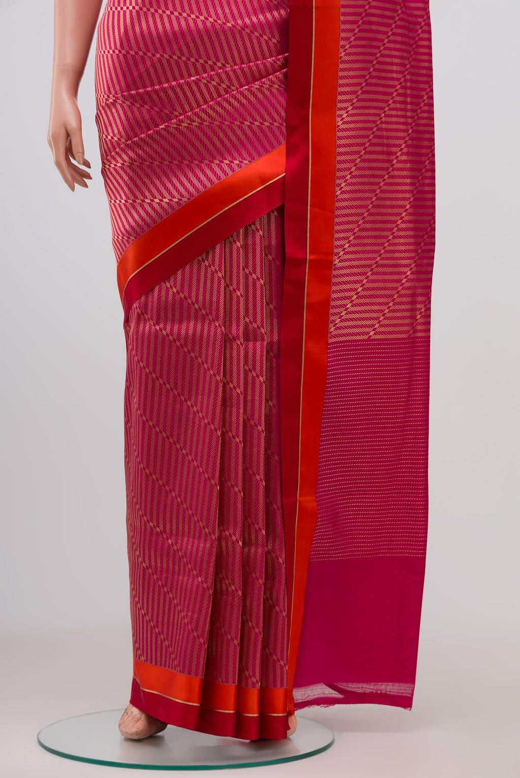 Pleats and pallu of Pink Banarasi Silk Saree with Zari Brocade on the body and Thin Zari Line. 