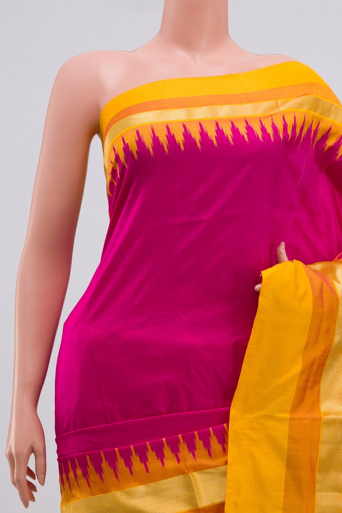 Border image of Pink Pochampally Silk Saree with Plain Body and Zari Border. 