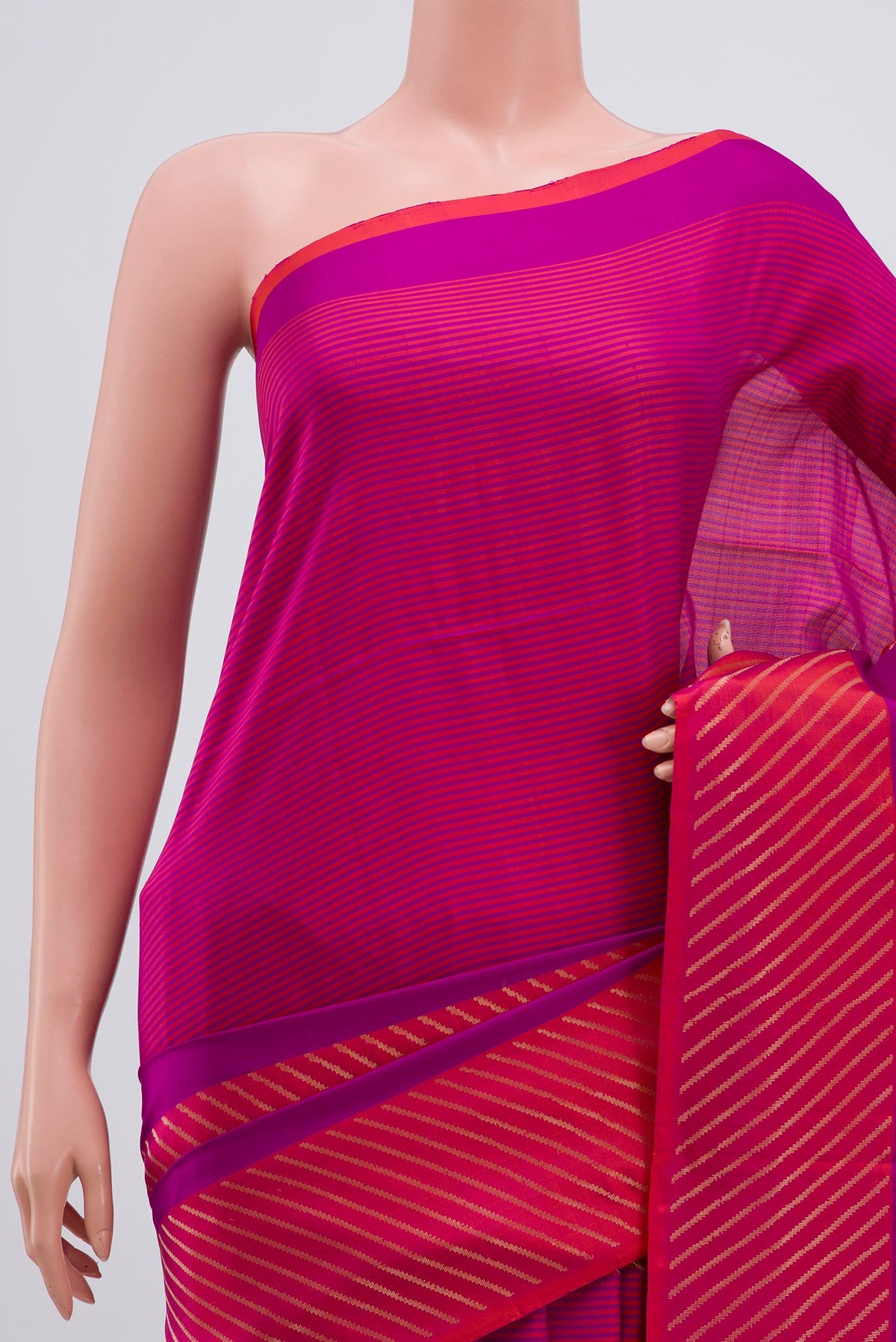 Border image of Multi Color Soft Silk Saree with Fancy on the body and Without Border. 