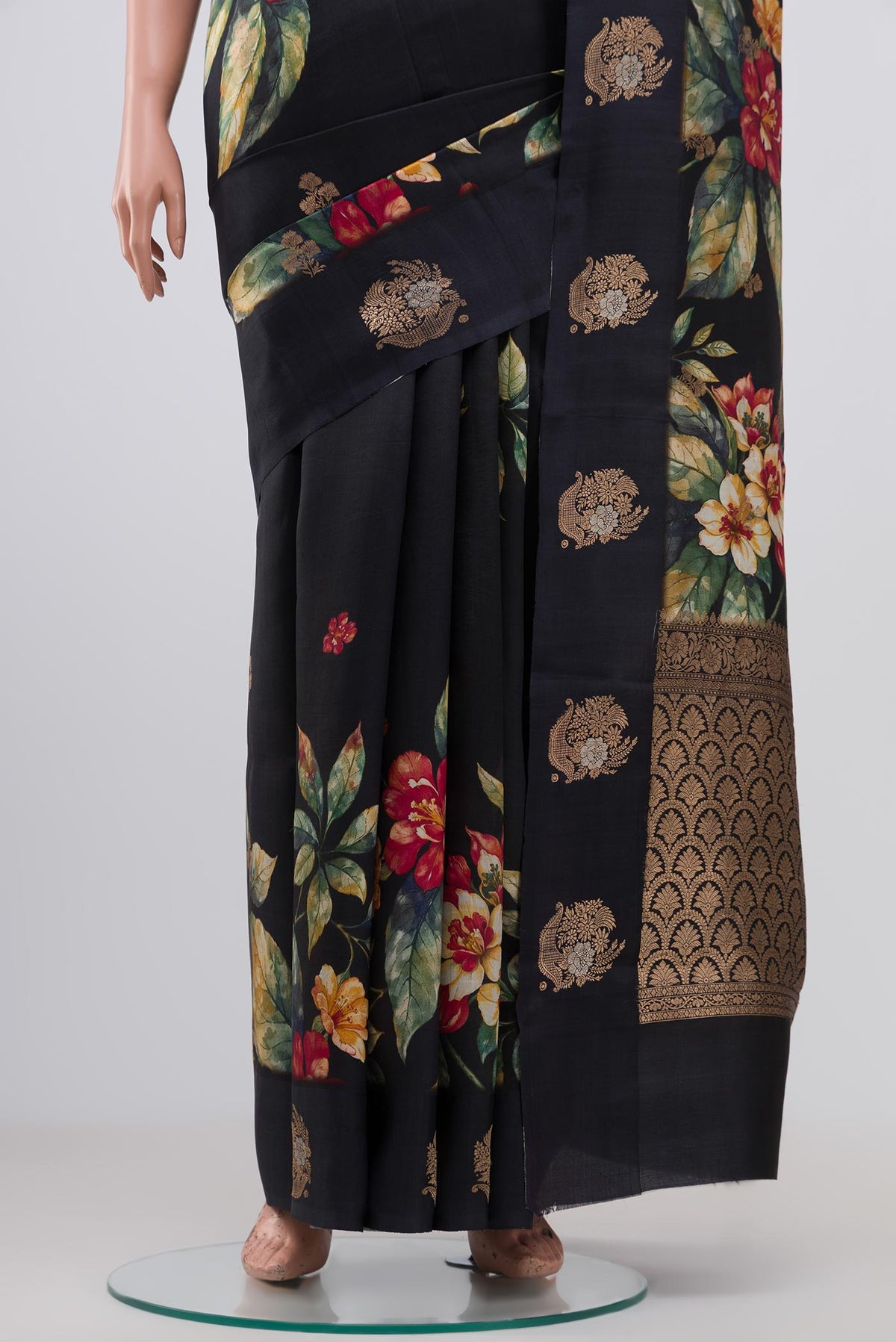 Pleats and pallu of Black Banarasi Saree with Fancy on the body and Fancy Border. 