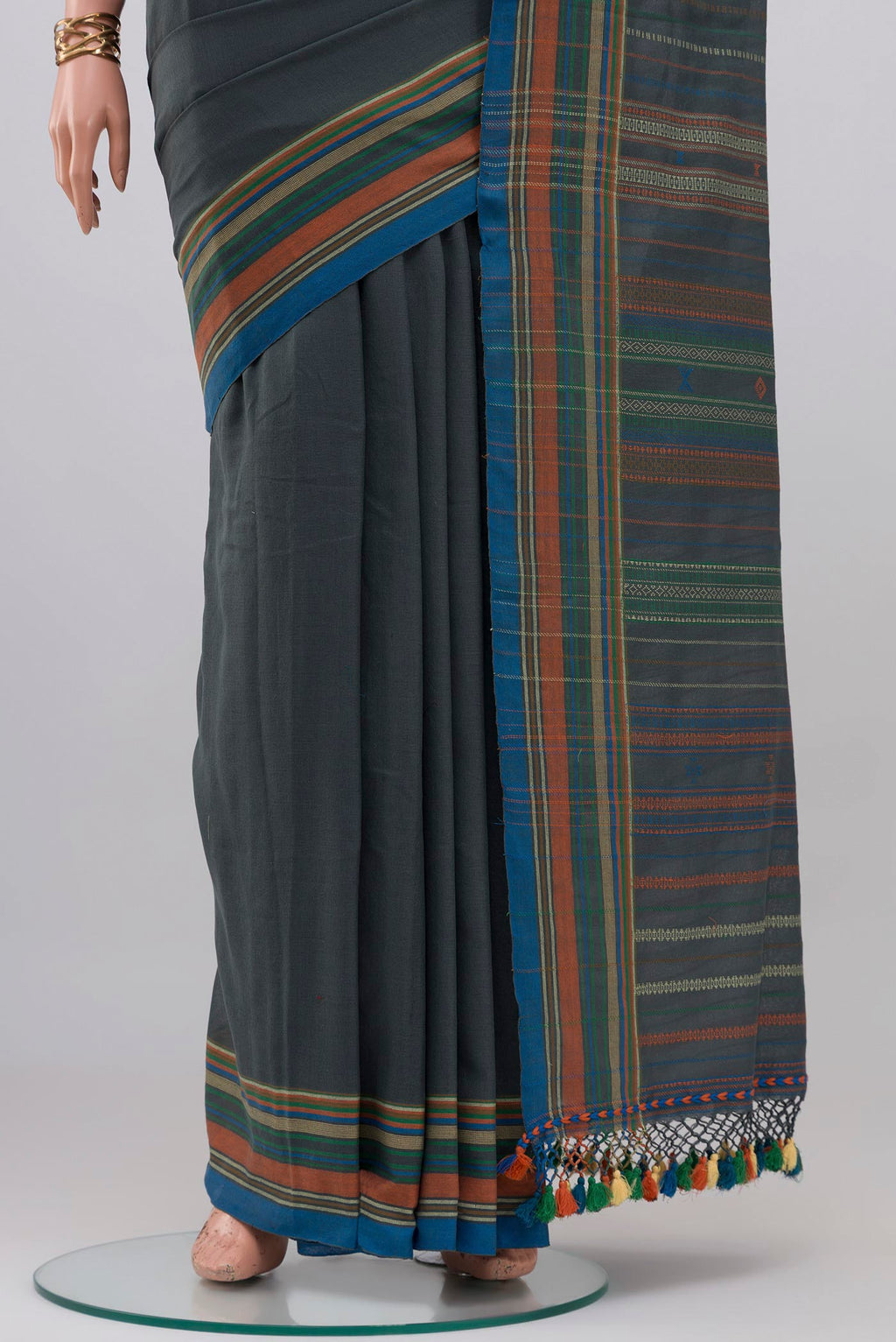 Pleats and pallu of Blue Grey Cotton Saree with Thread Butta on the body and Thread Border. 