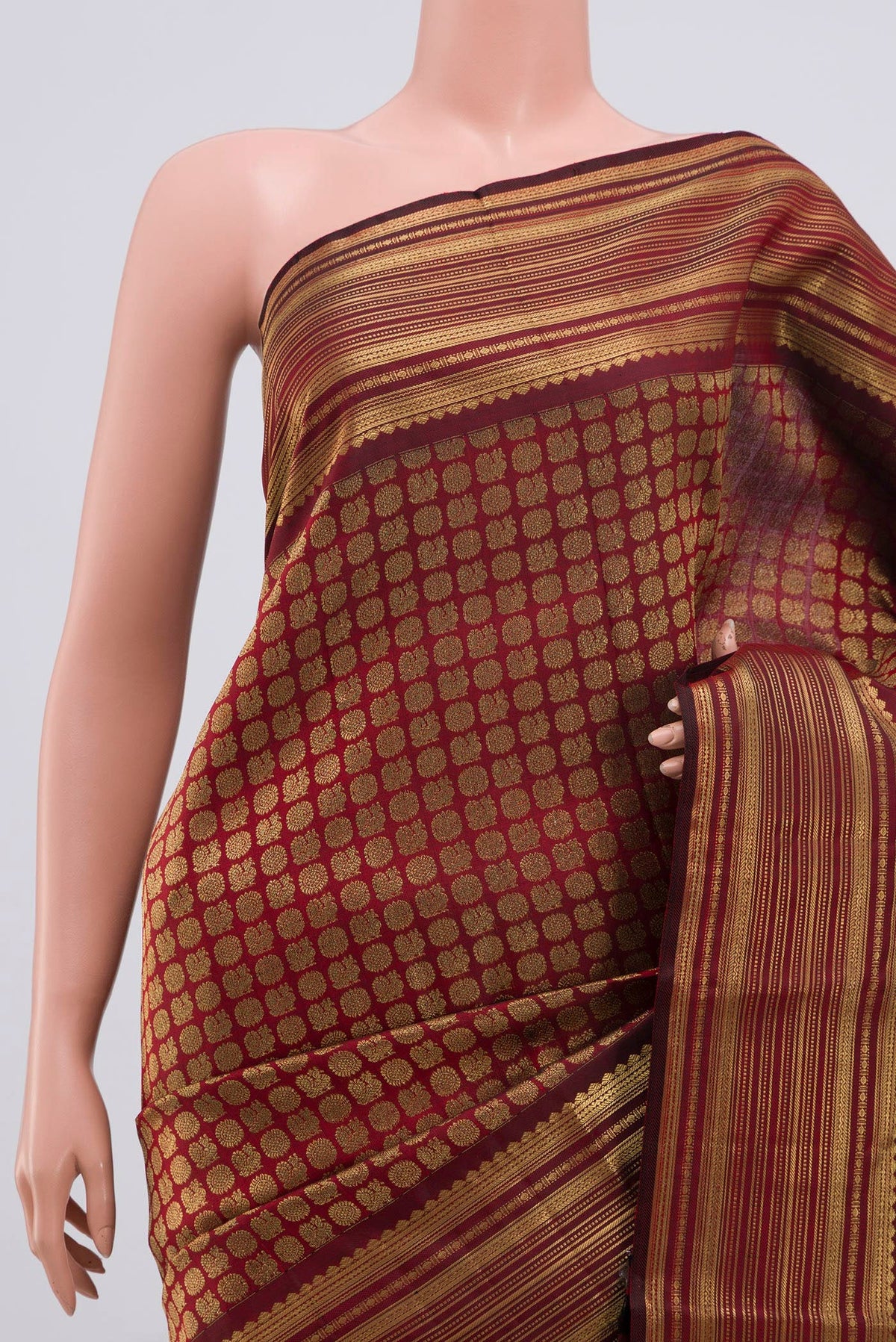 Border image of Pure Silk Pure Zari Maroon Kanjivaram Saree with Zari Brocade on the body and Zari Border. 