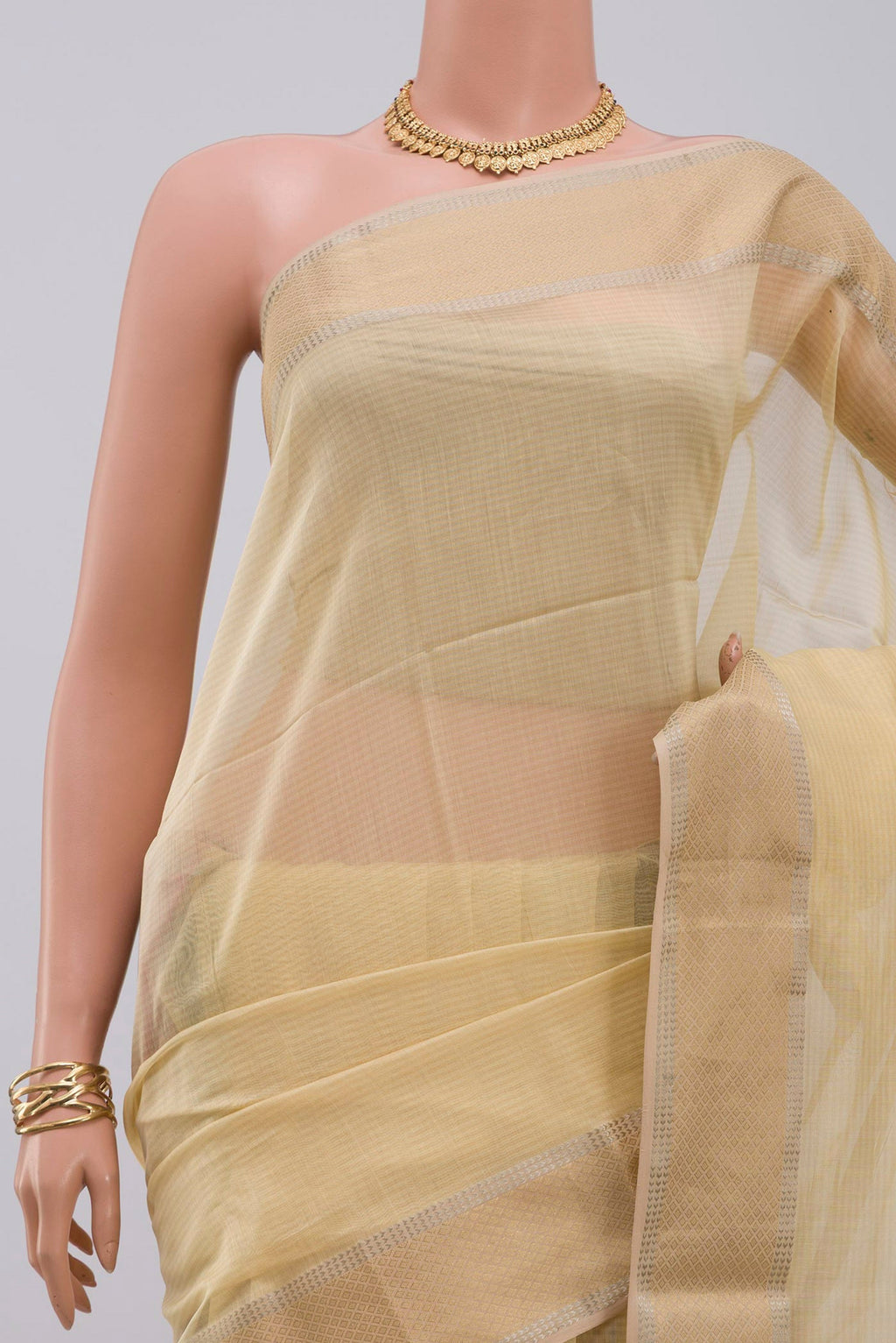 Border image of Yellow Maheshwari Silk Cotton Saree with Plain Body and Zari Border. 
