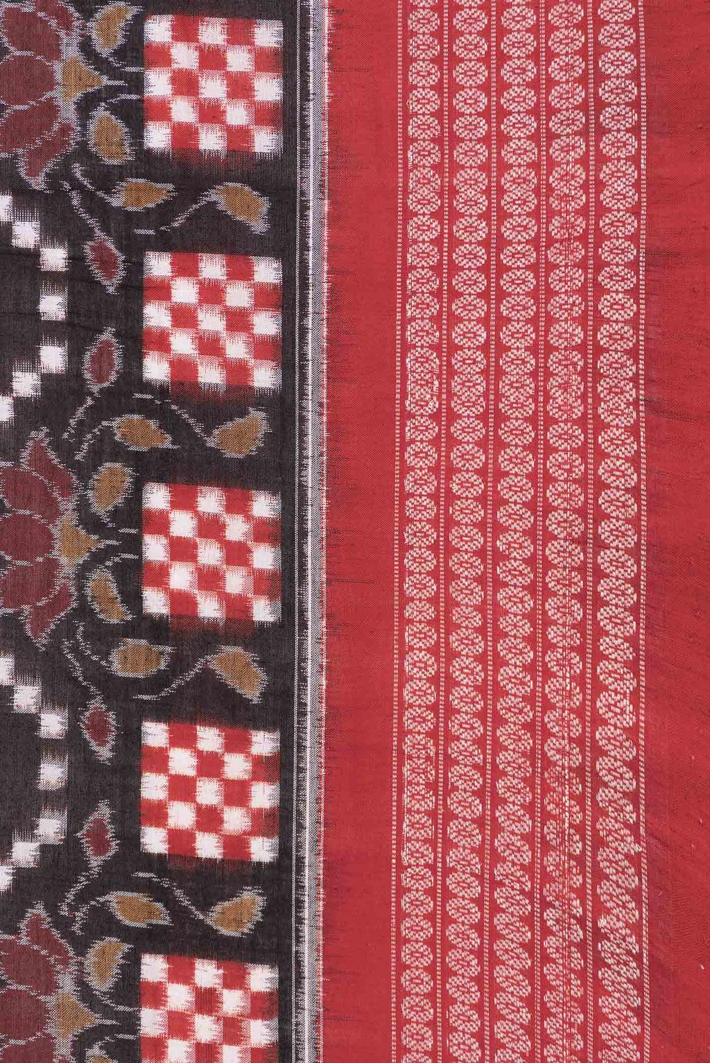 Border image of Black Dual Tone Double Ikat Saree with Ikat Print on the body and Thread Border