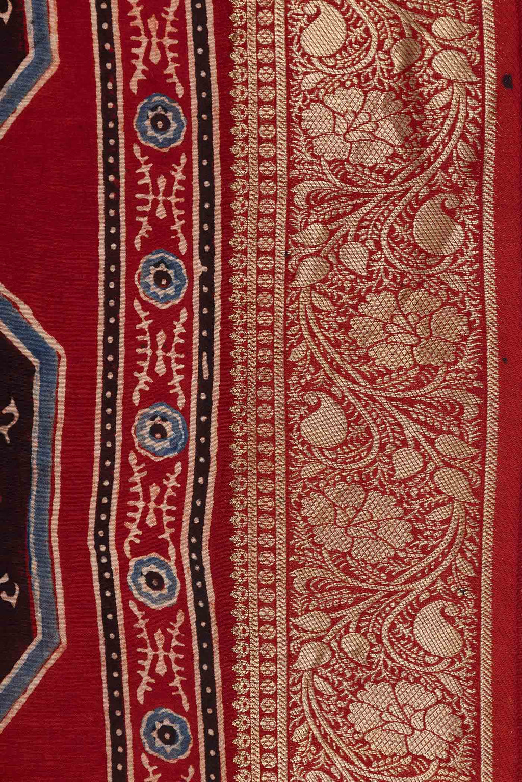 Border image of Maroon Dual Tone Tussar Silk Saree with Printed design on the body and Zari Border