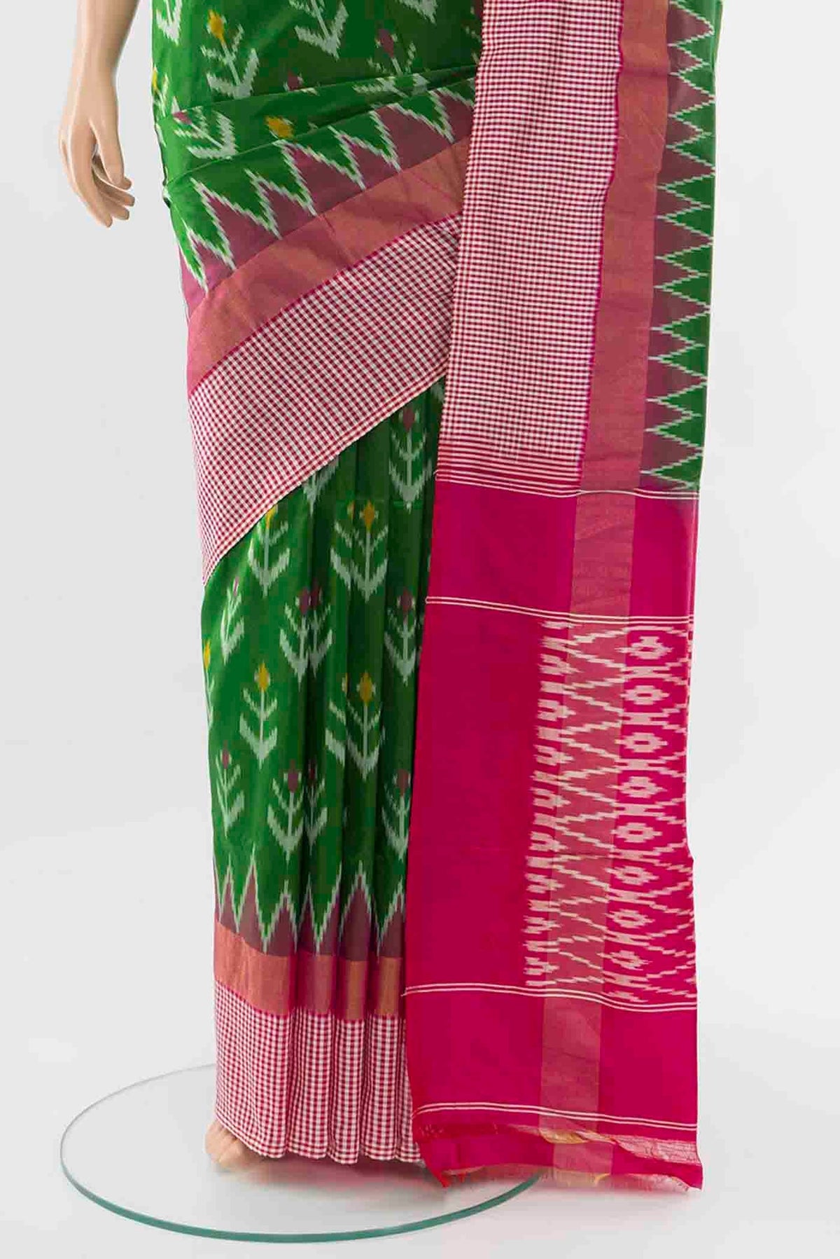 Pleats and pallu of Green Pochampally Silk Saree with Pure Ikat on the body and Checks Border