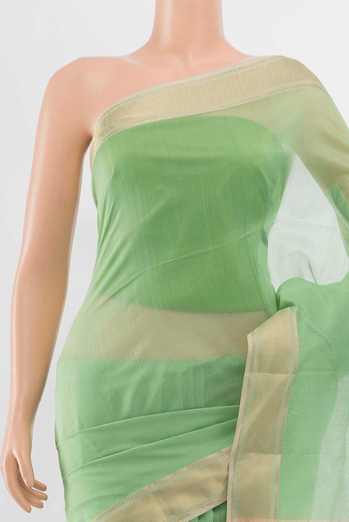 Border image of Light Green Maheshwari Silk Cotton Saree with Zari Butta on the body and Silk Border