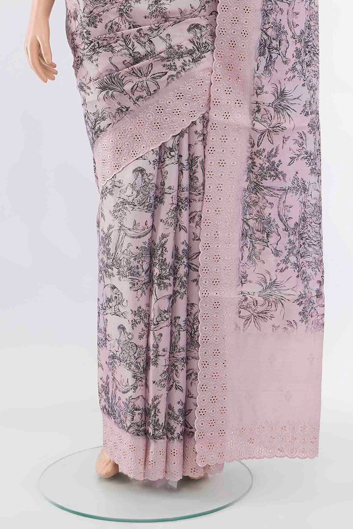Pleats and pallu of Off White Blended Art Silk Saree with Printed design on the body and Embroidery Border