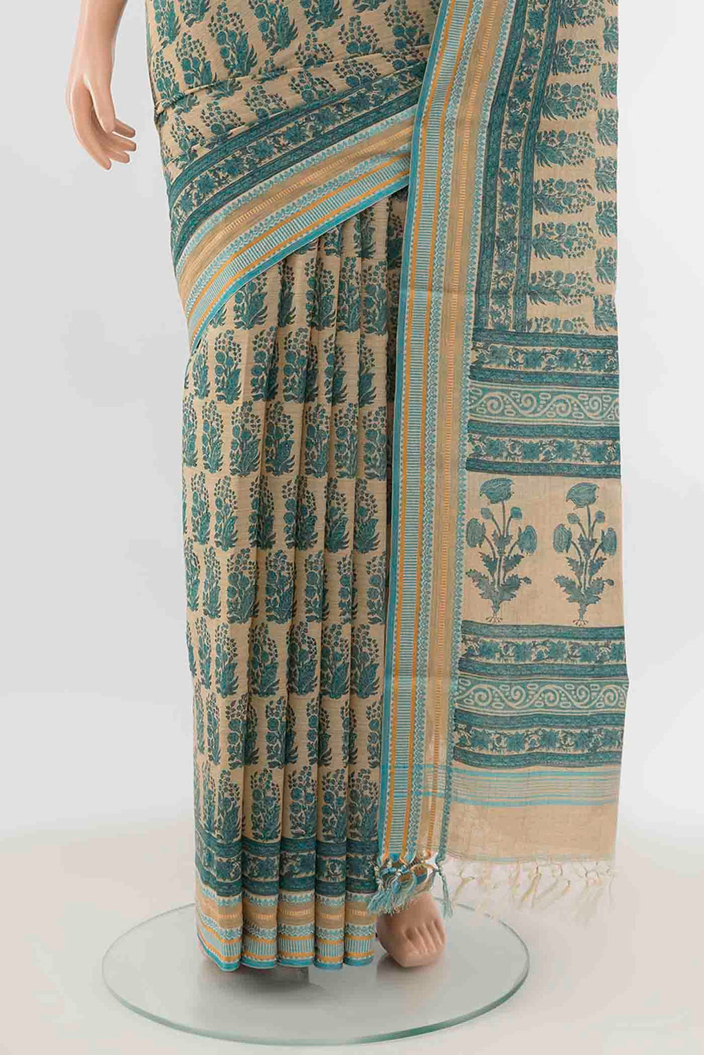 Pleats and pallu of Beige Maheshwari Silk Cotton Saree with Zari Butta on the body and Fancy Border