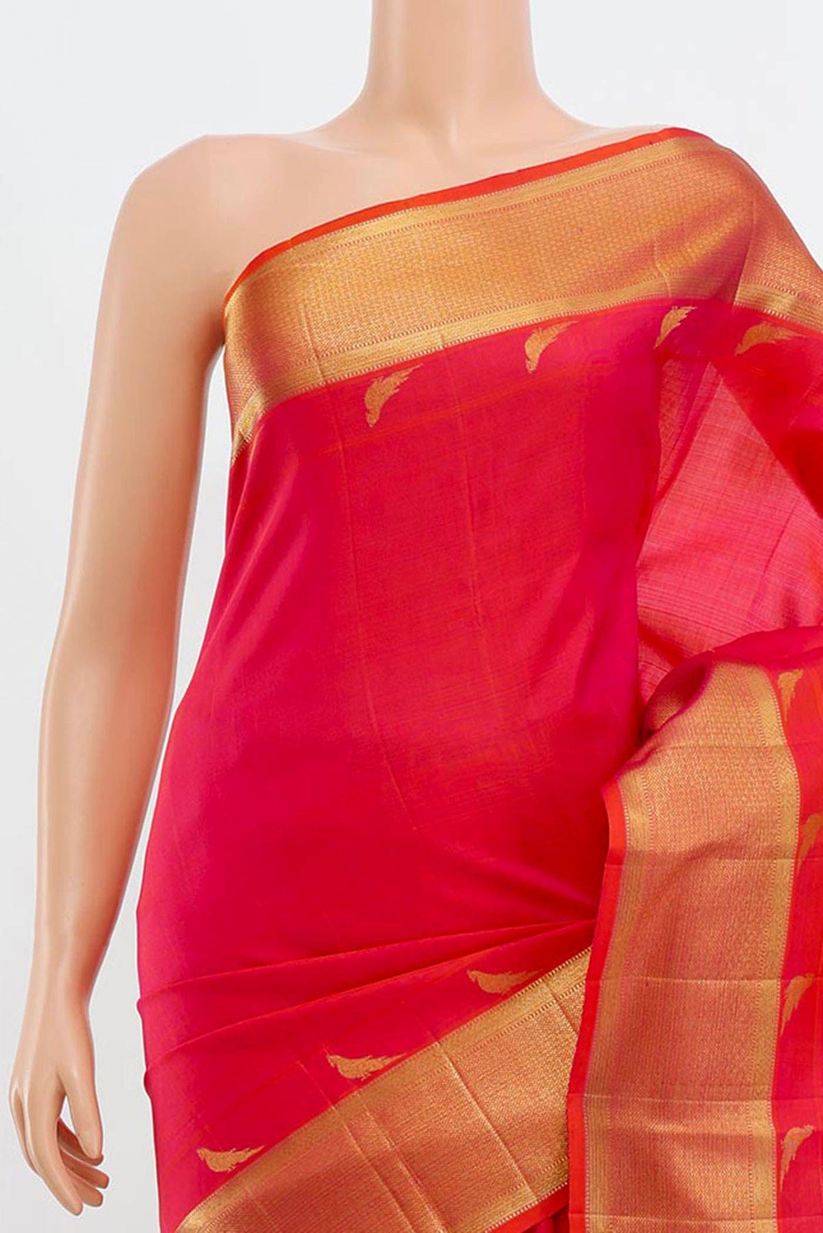 Border image of Imperial Pink Kanchipuram Silk Saree with Zari Butta on the body and Silk Border. 