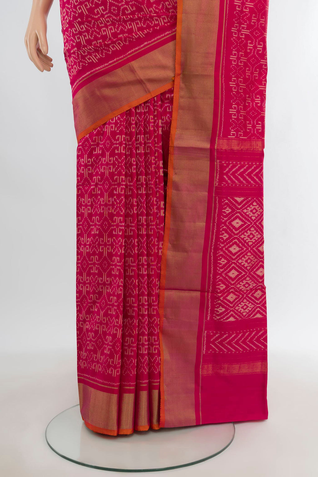 Pleats and pallu of Dark Pink Pochampally Silk Saree with Pure Ikat on the body and Zari Border. 