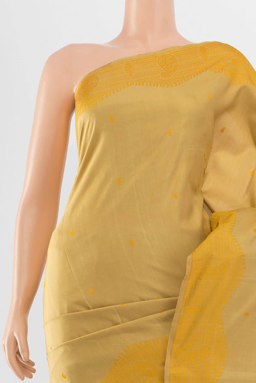 Border image of Beige Kanchipuram Silk Saree with Jacquard With Thread Butta on the body and Silk Border. 