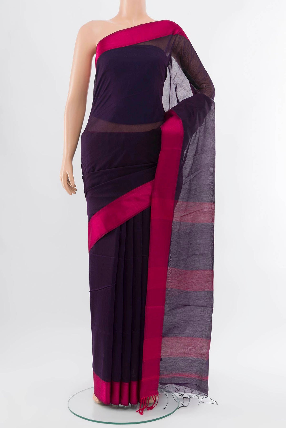 Navy Blue Maheshwari Silk Cotton Saree with Plain Body and Thread Border displayed on a mannequin