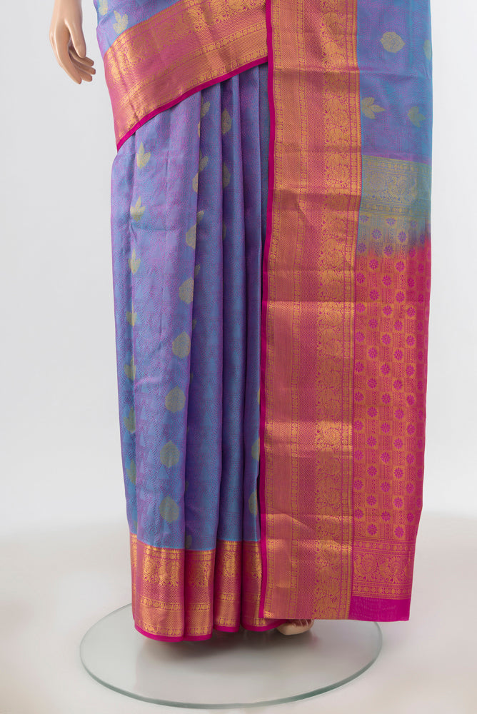 Pleats and pallu of Lavender Kanchipuram Silk Saree with Jacquard With Zari Butta on the body and Zari Border. 