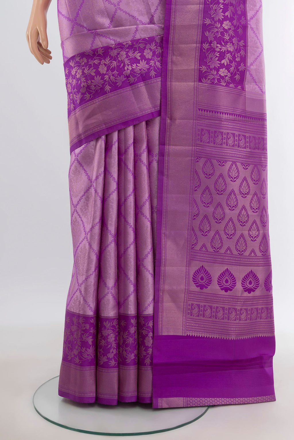 Pleats and pallu of Violet Kanchipuram Silk Saree with Zari Brocade on the body and Zari Border. 