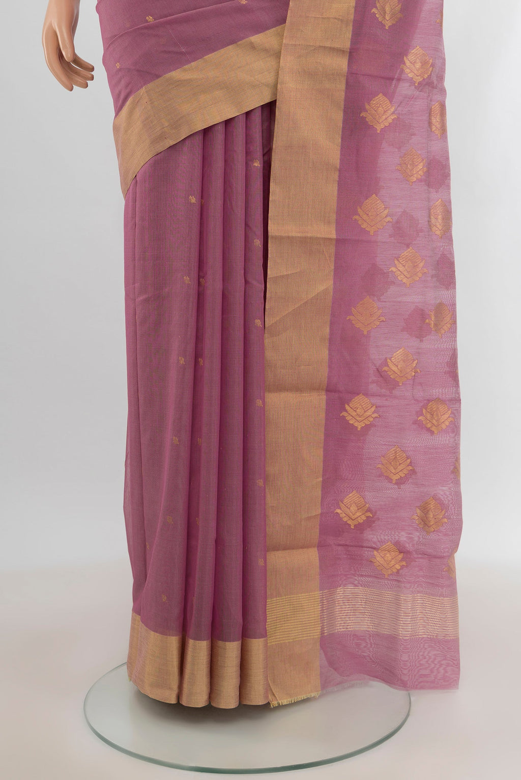 Pleats and pallu of Lavender Chanderi Silk Cotton Saree with Zari Butta on the body and Zari Border. 