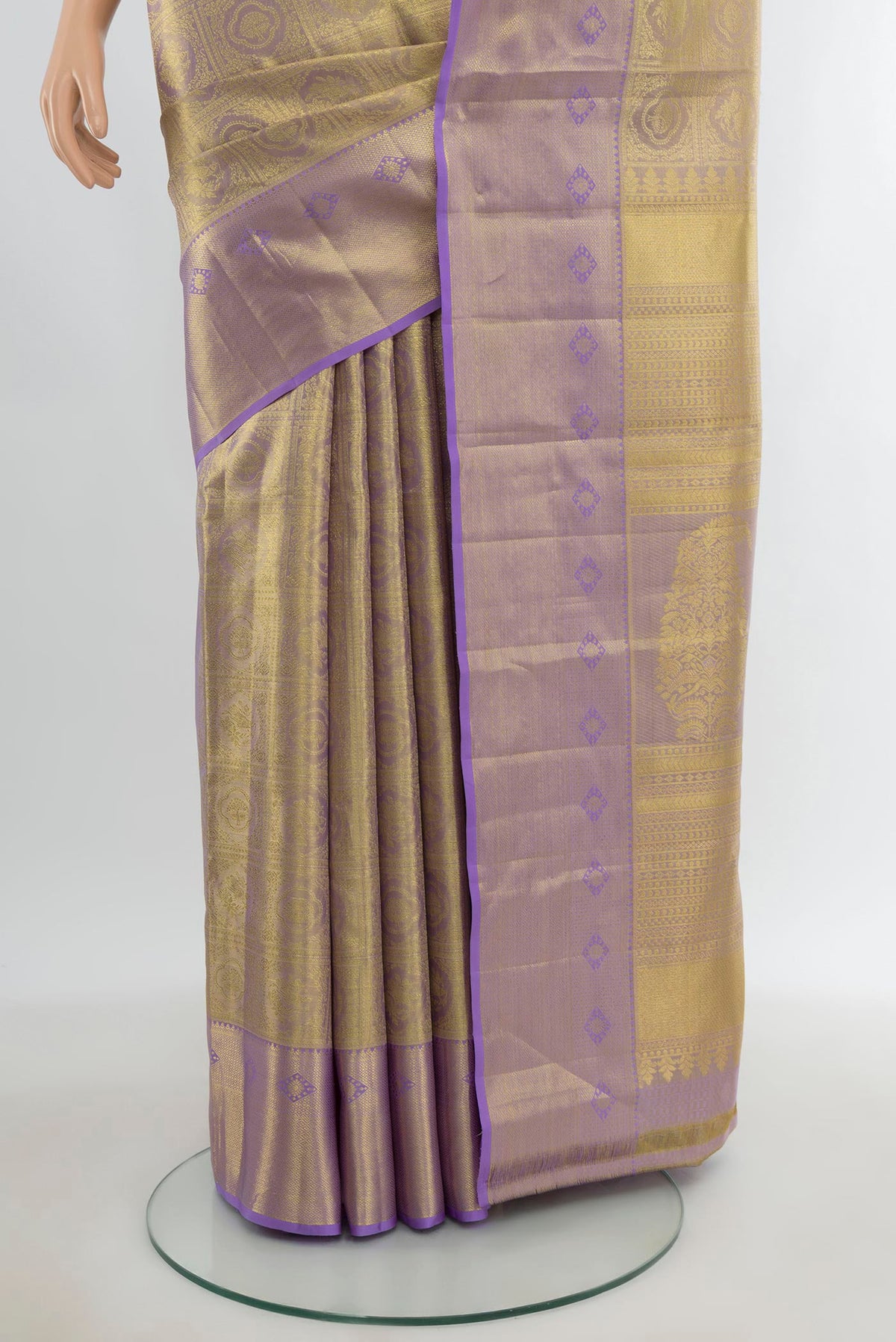 Pleats and pallu of Lavender Kanchipuram Tissue Silk Saree with Zari Brocade on the body and Zari Border. 