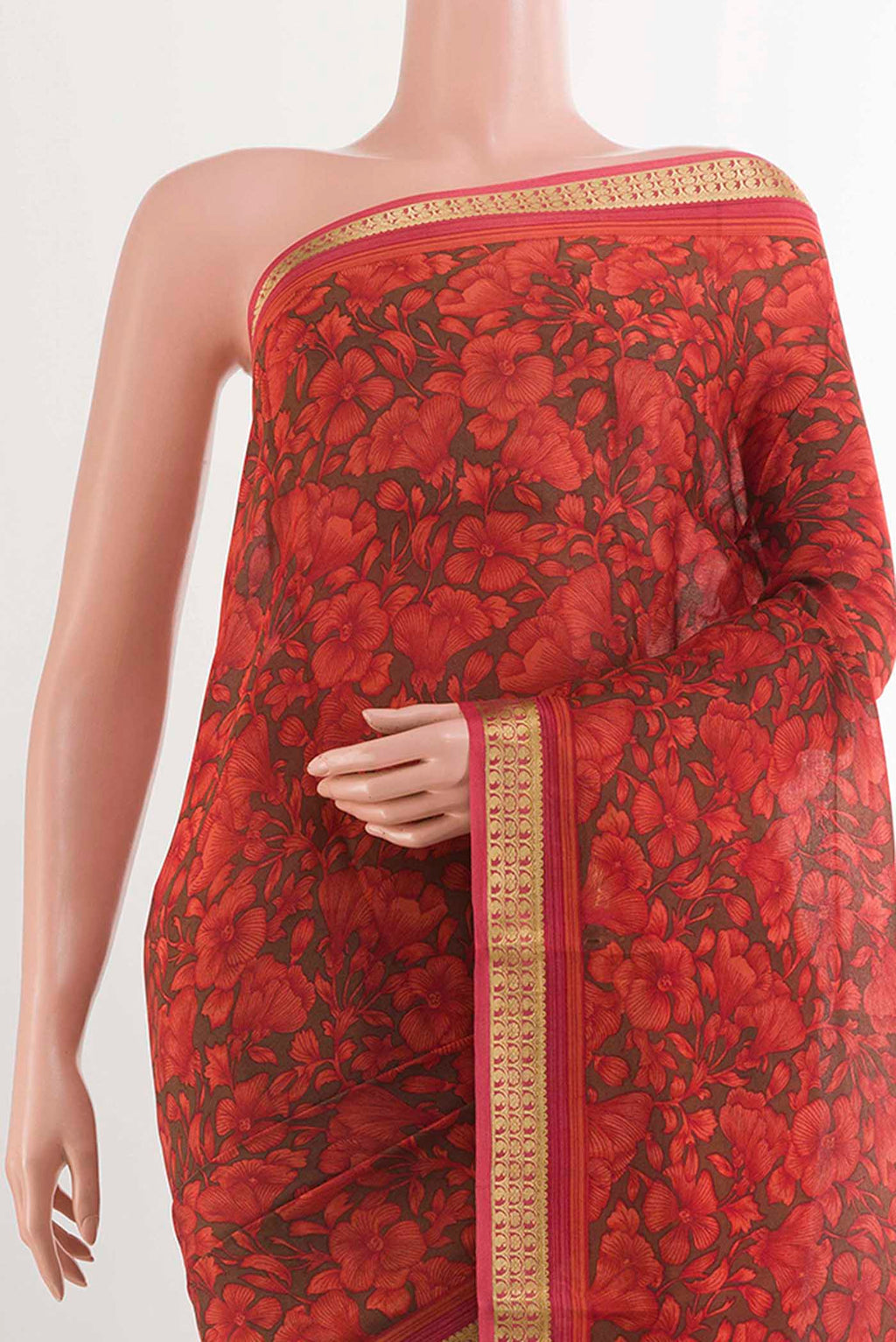 Border image of Red Crepe Saree With Printed design on the body and Zari Border
