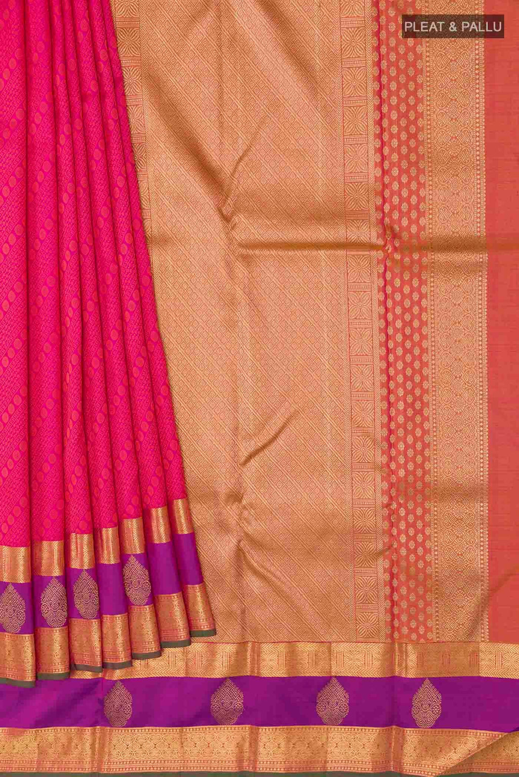 Pleats and pallu of Pink Dual Tone Kanchipuram Silk Saree with Jacquard design on the body and Zari Border