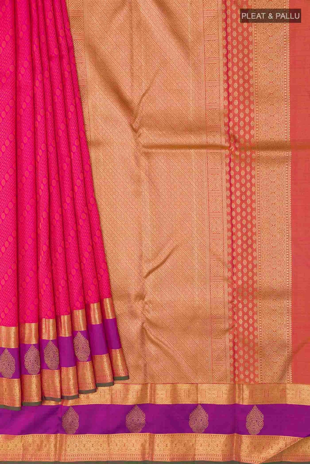 Pleats and pallu of Pink Dual Tone Kanchipuram Silk Saree with Jacquard design on the body and Zari Border
