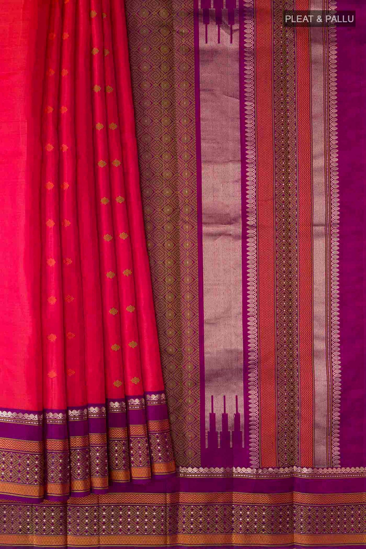 Pleats and pallu of Pink with Orange Color Kanchipuram Silk Saree with Thread Butta on the body and Zari And Thread Border