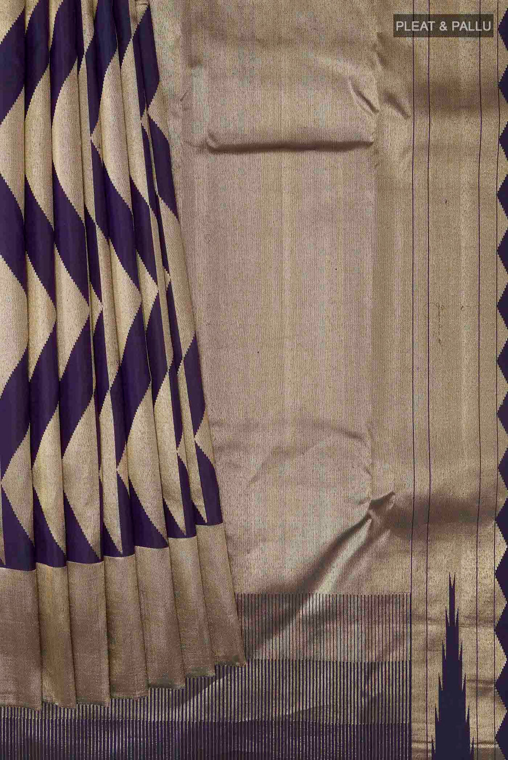Pleats and pallu of Dark Blue Kanchipuram Silk Saree with Zari Brocade on the body and Zari Border