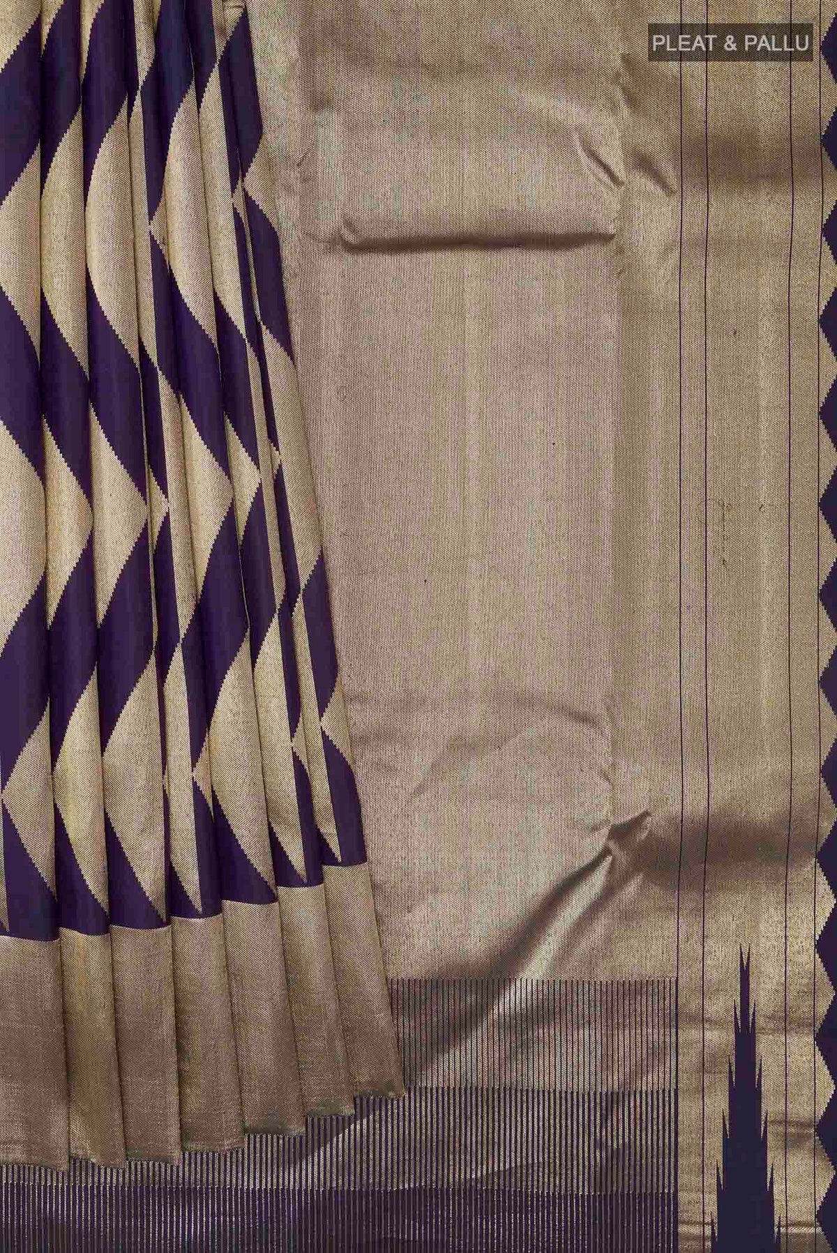 Pleats and pallu of Dark Blue Kanchipuram Silk Saree with Zari Brocade on the body and Zari Border