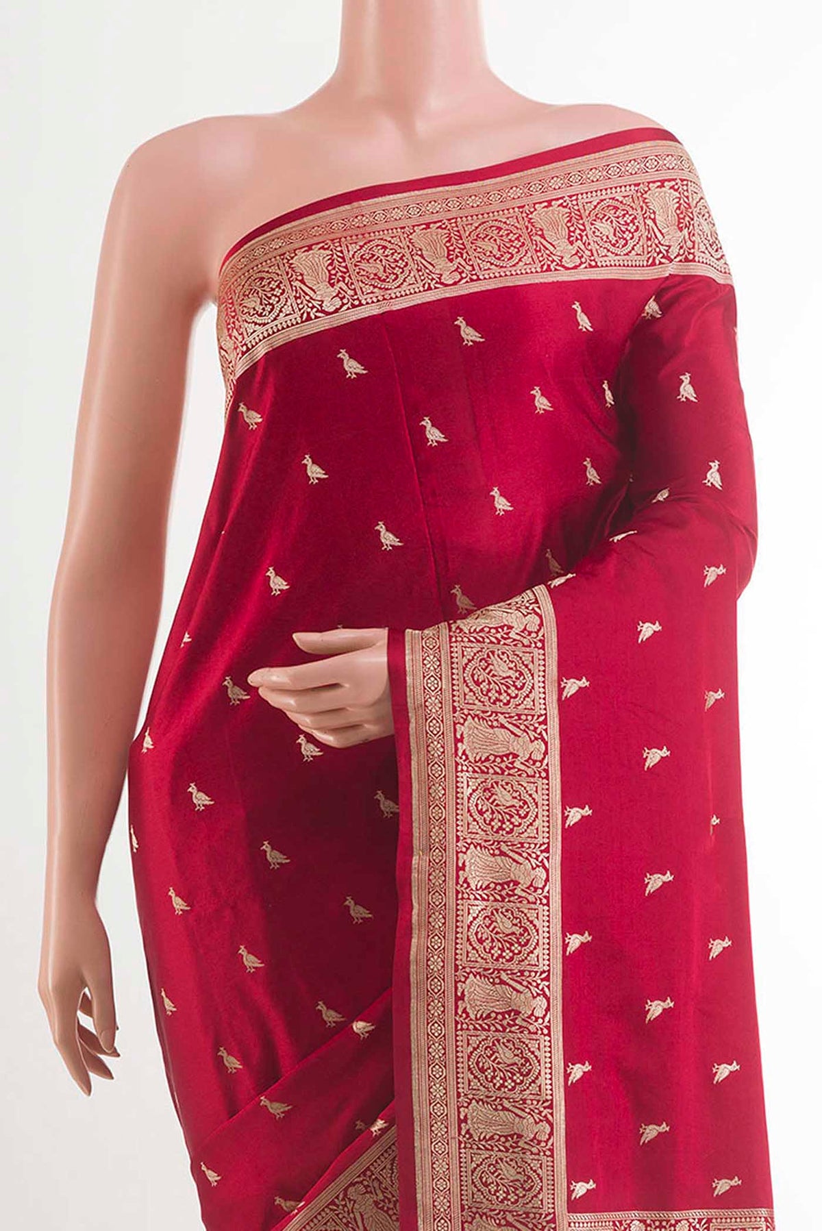 Border image of Red Banarasi Silk Saree with Zari Butta on the body and Zari Border. 
