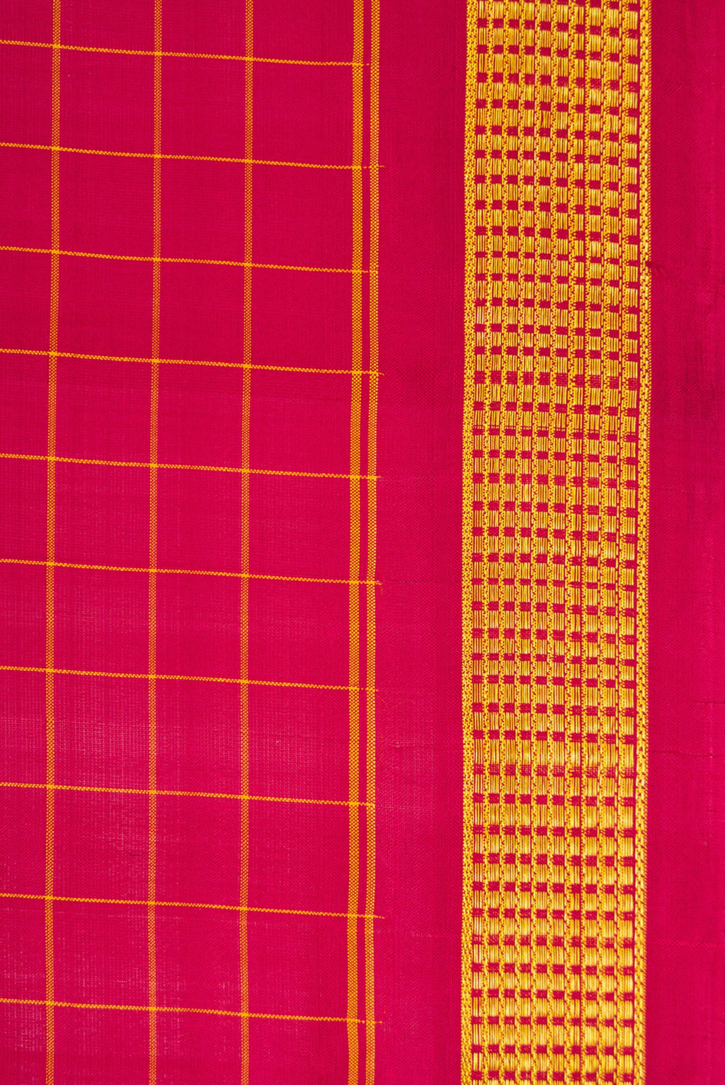 Border image of Pure Silk Pure Zari Maroon Dual Tone Kanchipuram Nine Yards Saree with Checked design on the body and Zari Border. 