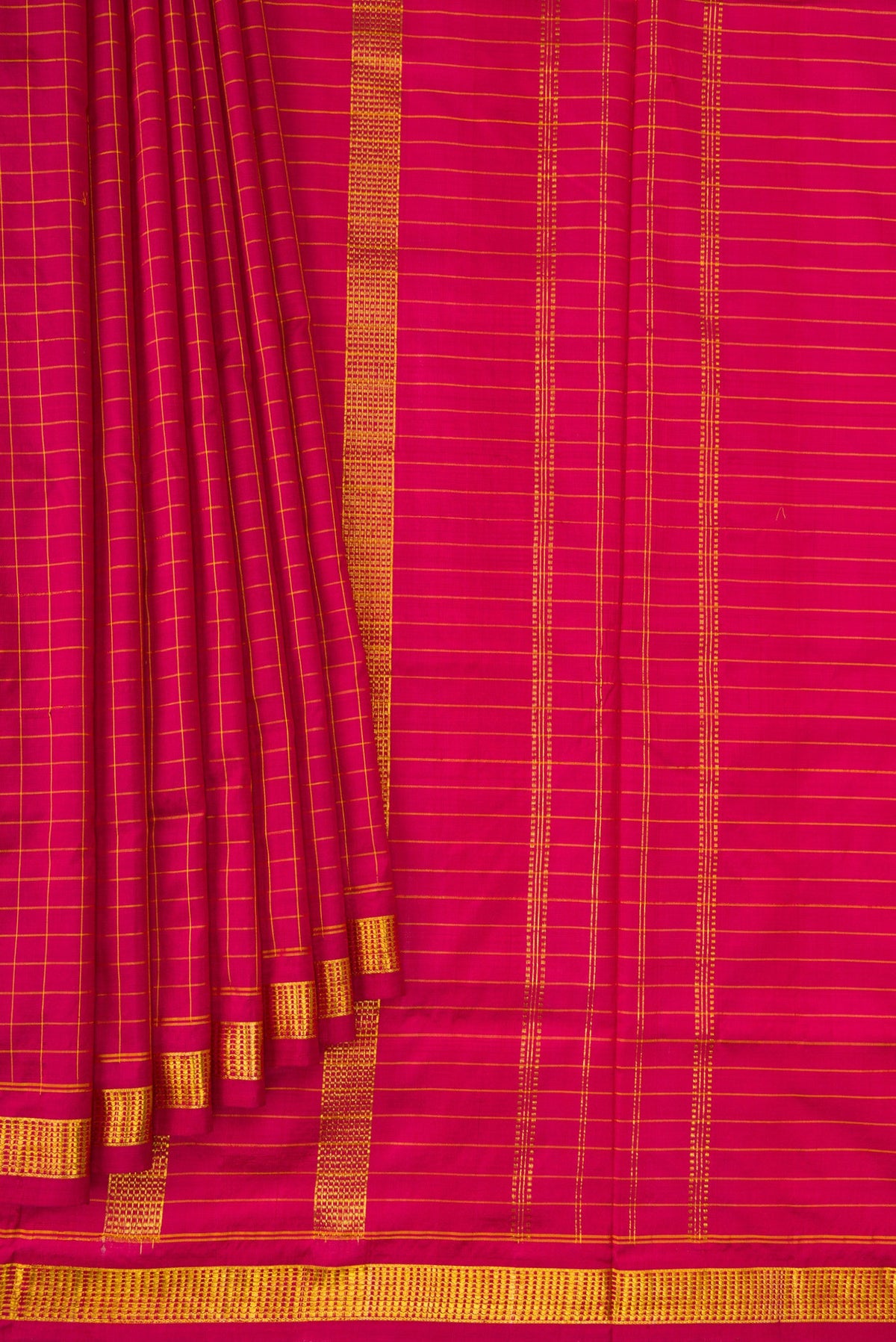 Pleats and pallu of Pure Silk Pure Zari Maroon Dual Tone Kanchipuram Nine Yards Saree with Checked design on the body and Zari Border. 