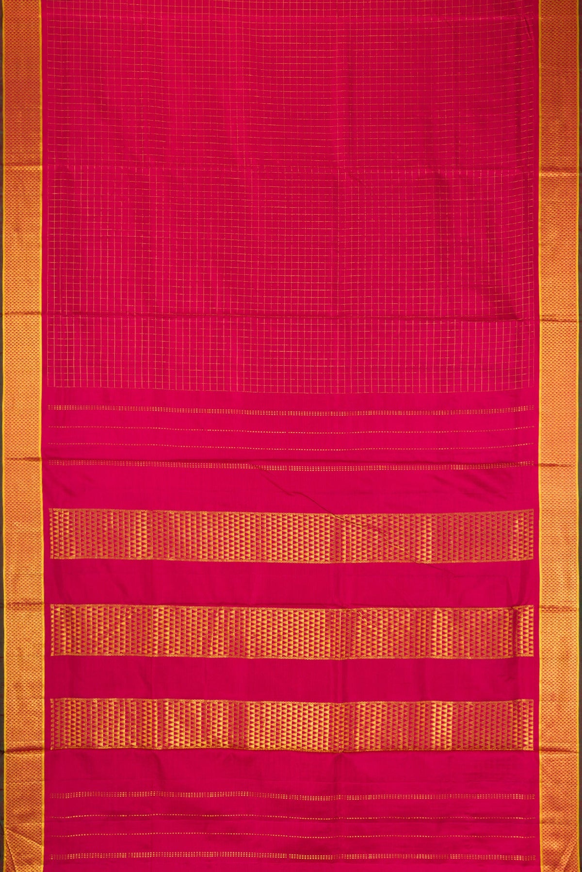 Flat view of Maroon Dual Tone Kanchipuram Silk Nine Yards Saree with Checked design on the body and Zari Border. 