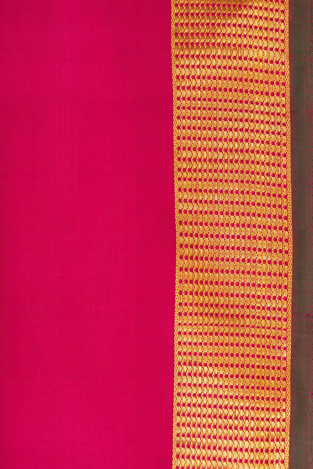 Border image of Maroon Dual Tone Kanchipuram Silk Nine Yards Saree with Plain Body and Zari Border. 