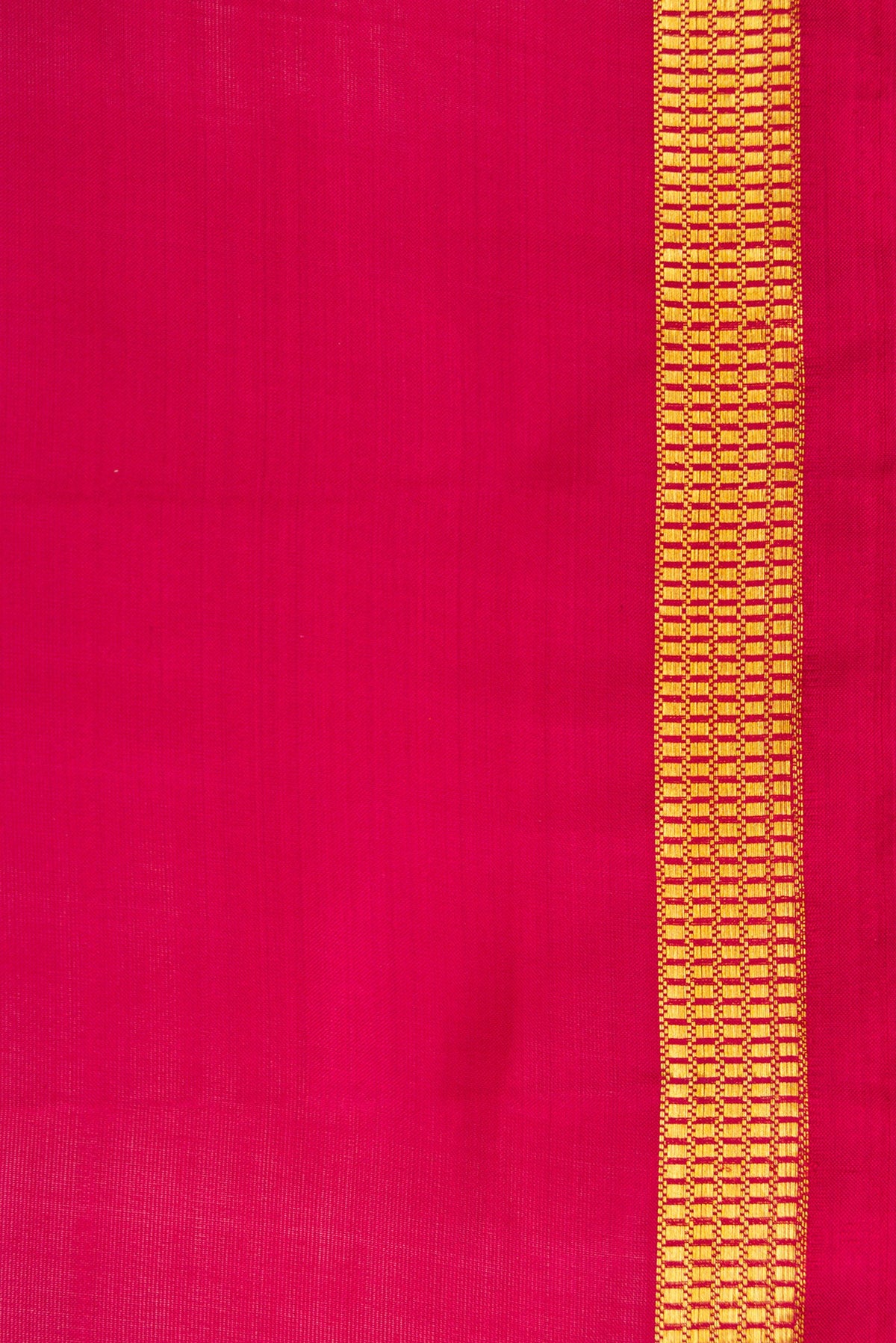Border image of Maroon Dual Tone Kanchipuram Silk Nine Yards Saree with Plain Body and Zari Border. 